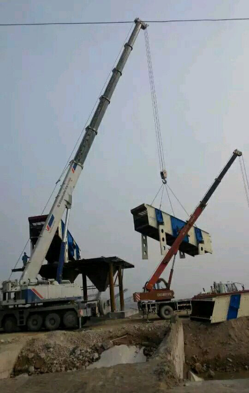 振動篩現(xiàn)場裝機(jī)